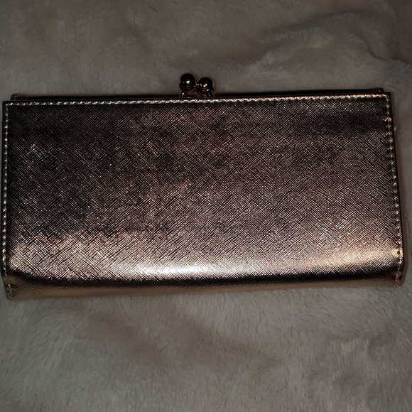 Beautiful shiny gold clutch/evening bag - Picture 3 of 4